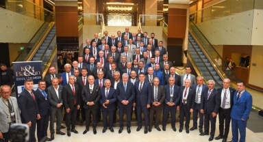 Başkan Batur’a Kent ve Başkan Ödülü