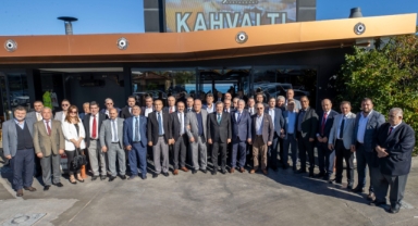 Başkan Batur esnafla bir araya geldi