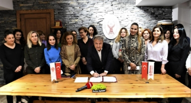 Başkan İduğ, “Yerel Yönetimler Politika Belgesi”ni imzaladı