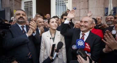 Başkan Soyer’e destek çığ gibi büyüyor: “100 sene önce kapanan defteri tekrar açmak istiyorlar”