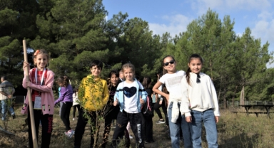 Bornova’da nar ve ayva bahçeleri yeniden canlanıyor