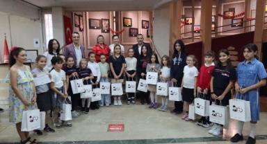 Bornova’da resimlerle 100. yıl coşkusu