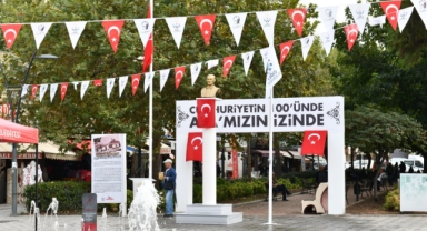 Çiğli Belediyesi “Devrim İçin 1935” Anıtını İlk Yerine Taşındı