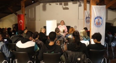 Duayen Felsefeci Kuçuradi: 