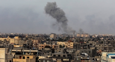 Esir takası ertelendi: İsrail, gece boyunca Gazze'ye bomba yağdırdı