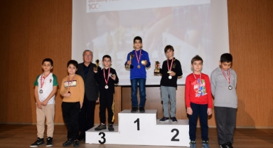 Geleceğin satranç ustaları ödüllerine kavuştu