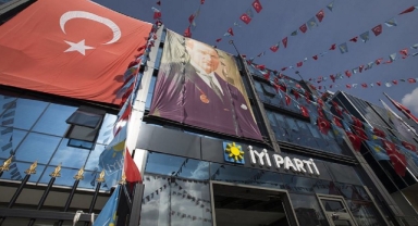 İYİ Parti'de yaprak dökümü: Bir isim daha istifa etti! 