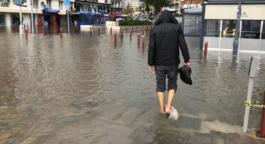 İzBB Meclisi'nde oy birliğiyle kabul edildi: Sel mağduru İzmirlilere nakdi destek yolda!