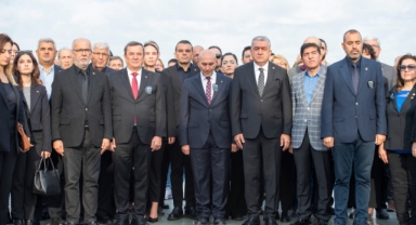 İzmir Ata’nın huzurunda