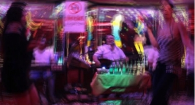 İzmir'de eğlence mekanında şok hesap!