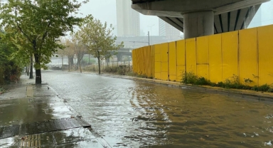 İzmir sele teslim oldu!