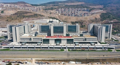 İzmir Tabip Odası'ndan rapor: Sabahtan akşama değişen kararlarla İzmir Şehir Hastanesi