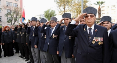 Karşıyaka Ata'sını unutmadı: “Her geçen gün çoğalan özlem ve minnetle anıyoruz”