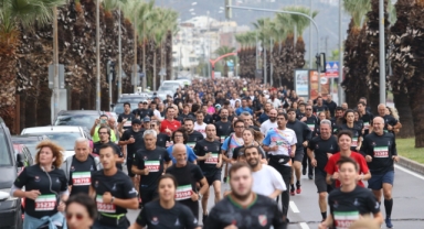 Karşıyaka tek yürek oldu, Ata’dan Ana’ya koştu