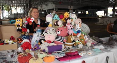 Karşıyakalı kadınların el emeği kazanca dönüşüyor 