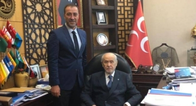 Kendi üniversitesine bina tahsis etmiş