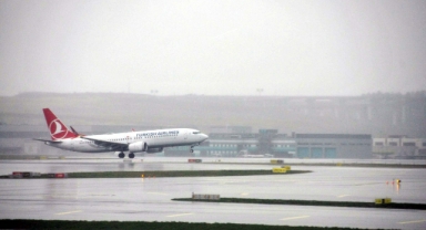 Uçak seferlerine fırtına ayarı 