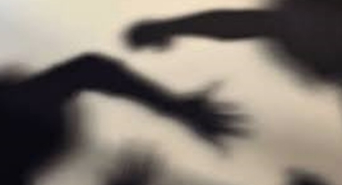 Akran zorbalığı kameraya yansıdı: Öğrenciler arasında “kıskançlık” kavgası 