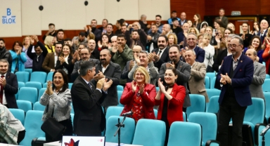 Başkan Batur, Büyükşehir Aday Adaylığını örgütüyle paylaştı