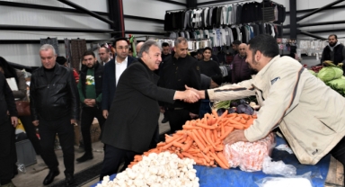 Başkan İduğ, Pazar esnafını ziyaret etti