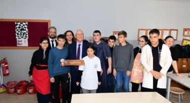 Başkan Selvitopu'dan “özel” okula ziyaret