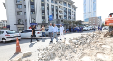 Bayraklı’ya 4,5 yılda 350 bin ton asfalt