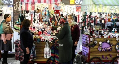 Bayraklılı kadınlardan ‘Yeni yıl kermesi