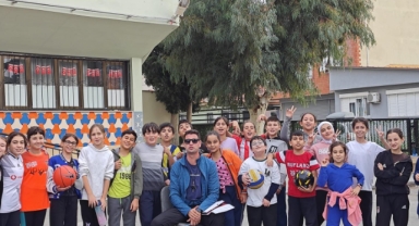 Çiğli Belediyesi’nden Okullara Spor Malzemesi Desteği