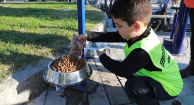 Efes Selçuk Çocuk Meclisi can dostlarını unutmadı 