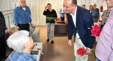 Huzurevinde yeni yıl kutlaması