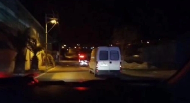 İzmir'de durdurulan kamyonetin kasasından 41 kaçak göçmen çıktı