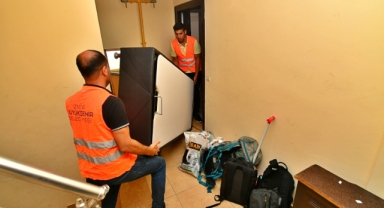 İzmir'de öğrenim gören üniversitelilere nakliye desteği sürüyor