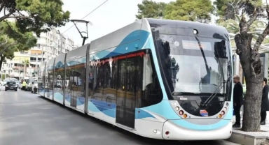 İzmir'de tramvaya maç engeli: O durakta durmayacak!