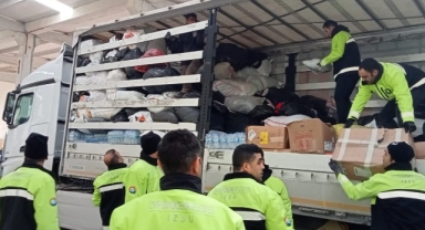 İzmir’den Hatay’a kırtasiye seti, bot ve mont desteği