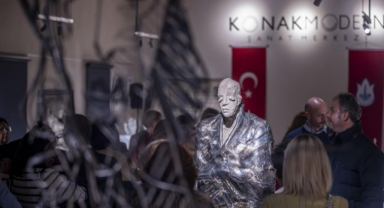 İzmir'in kalbine yeni sanat merkezi: Konak Modern açıldı 