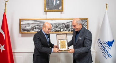 İzmir Şanlıurfa Federasyonu’ndan Başkan Soyer’e teşekkür ziyareti