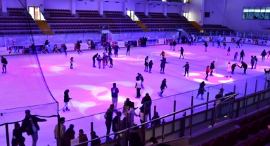 İzmirli kadınlar 2 Ocak’ta buz pistinde