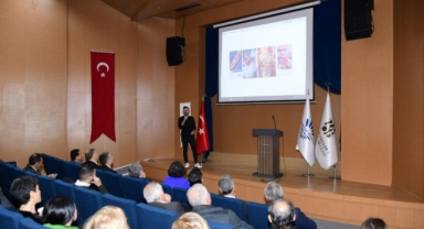 Karabağlar'da mobilyacılık eğitime seminer molası: 