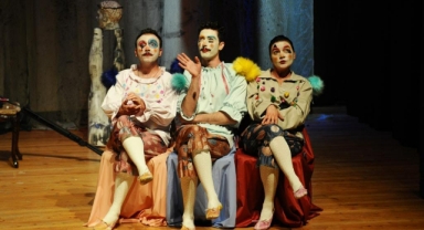 Karşıyaka’da binlerce yurttaş tiyatroyla buluştu