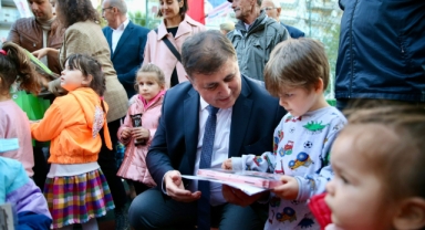 Karşıyaka’da çocuklar hayallerindeki bisikletlere kavuştu