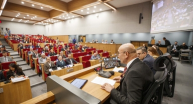 Kemeraltı esnafına müjde: 2024'te katı atık beledi alınmayacak