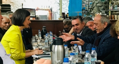 Kınay muhtarlara “doğrudan katılım” modelini anlattı