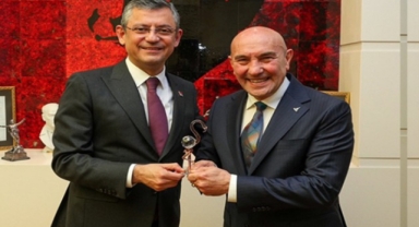 Soyer'den CHP Genel Başkanı Özel'e ziyaret