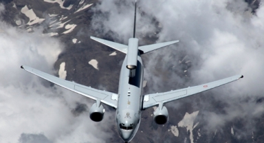 Askeri eğitim uçağı acil iniş yaptı! 