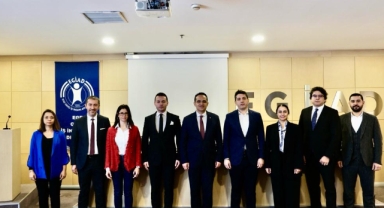 Atila, EGİAD’ı ziyaret etti: Siyaset gençlerden geçer