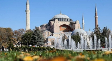 Ayasofya tartışmaları devam ediyor: 25 Euro uygulaması başladı 