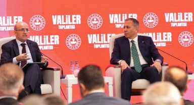 Bakan Şimşek’ten valiliklere uyarı: “Makam aracınızı satıp TOGG alın” 