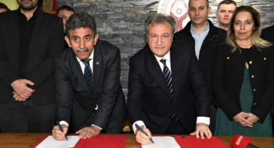 Bornova'da TİS sevinci 