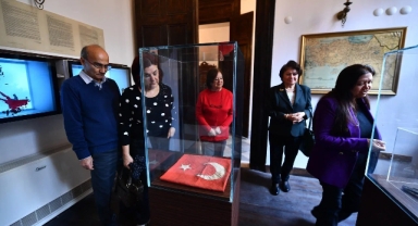 Cumhuriyet’in kuruluşuna tanıklık eden eserler hikâyeleriyle büyülüyor