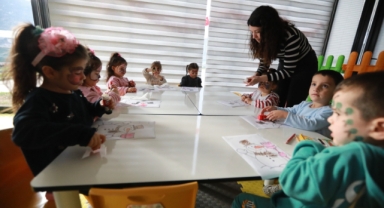 Efes Selçuk’un Belevi Şen Çocuk Atölyesi’nde çocuklar mutlu, aileler keyifli